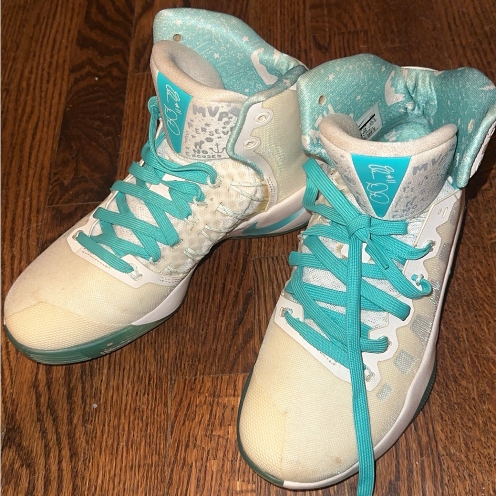 Nike Hyperdunk Men’s Shoes